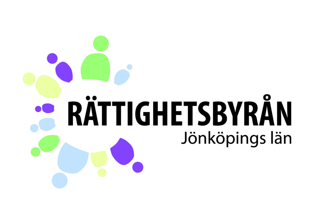 Agne Bauzyte tar emot ett diplom och skakar hand med Jönköpings landshövding Brittis Benzler.